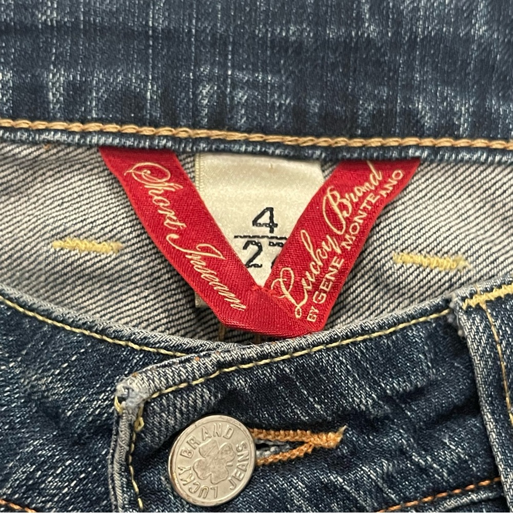 Lucky Jeans. Sz 4/27. Low rise straight-leg cut. Excellent condition. - Picture 10 of 13